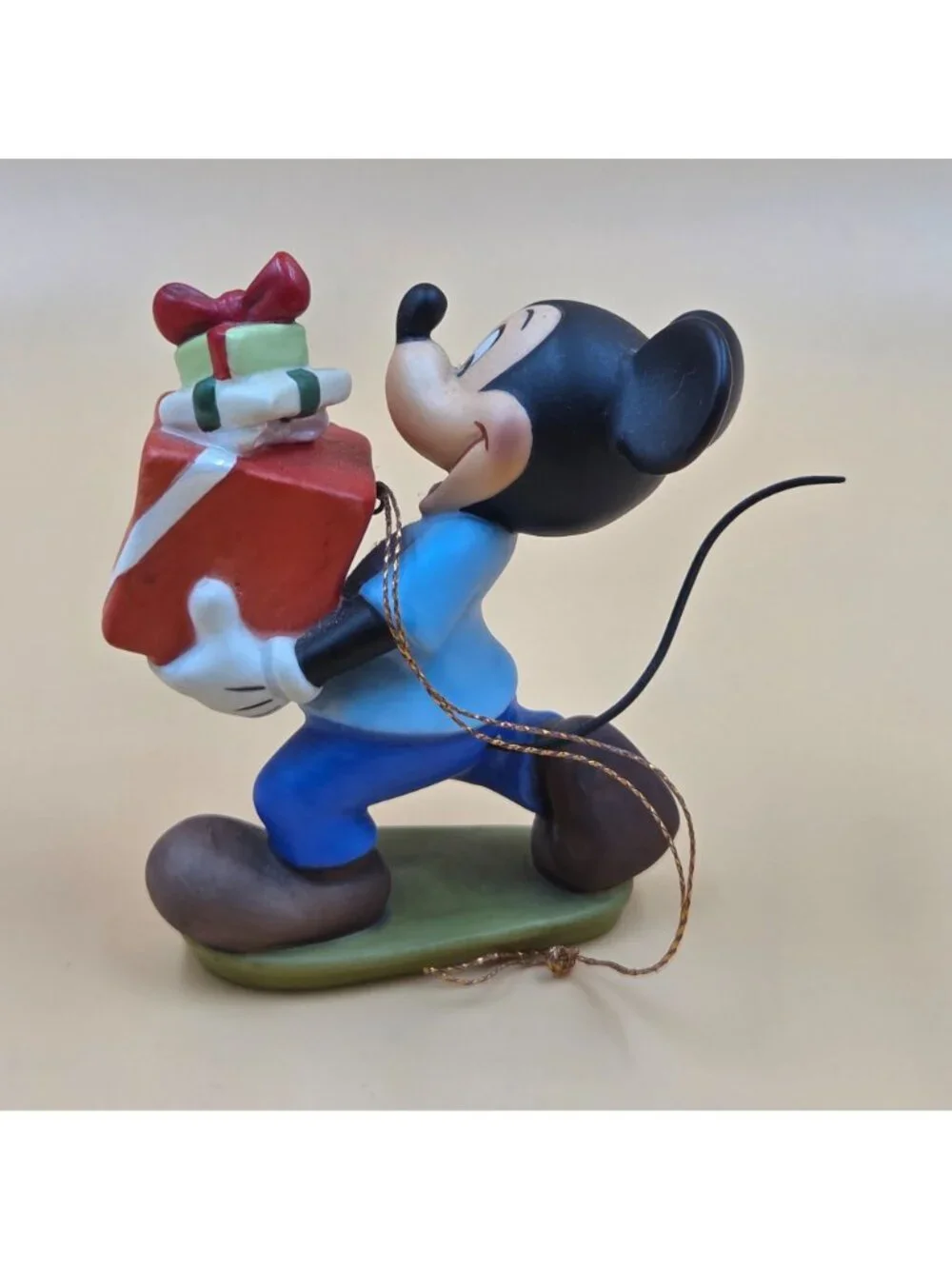WDCC Mickey Mouse Pluto's Christmas Tree Present For My Pals Disney Ornament